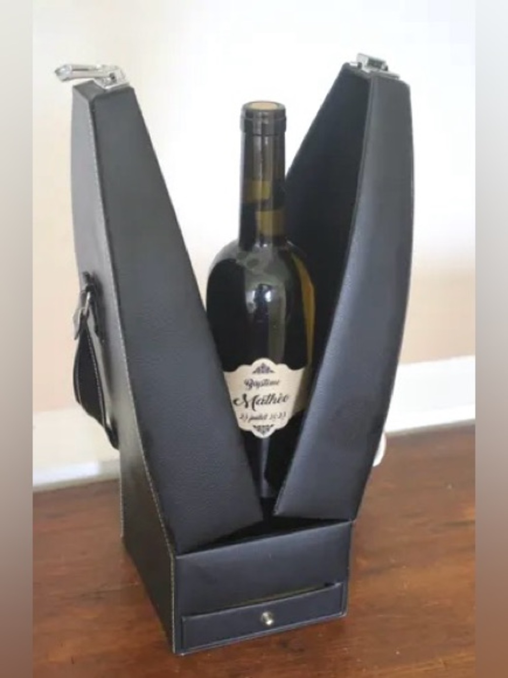 Vintage Wine Bottle Carrying Case + corkscrew & bottle stopper
